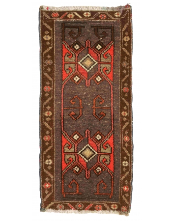 Decorative Vintage Mini Rug - 1`8" x 3`7"