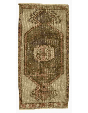 Vintage Washed Out Mini Rug - 1`4" x 2`9"