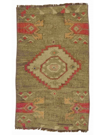 Washed Out Mini Vintage Rug - 1`7" x 2`11"