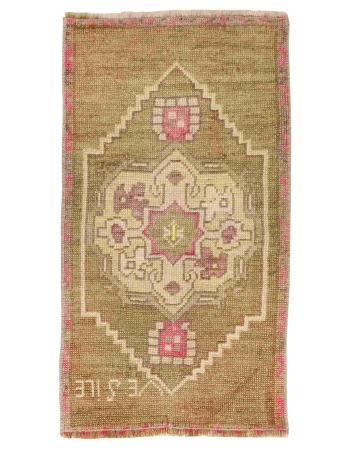 Washed Out Mini Vintage Rug - 1`7" x 2`11"