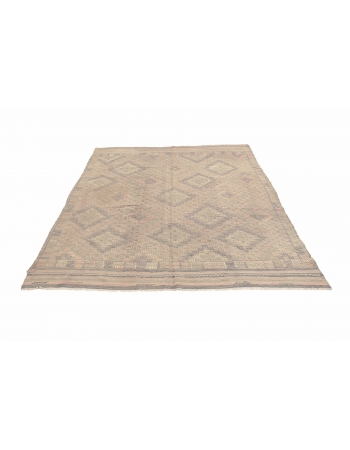 Washed Out Vintage Ebroidered Kilim - 6`10