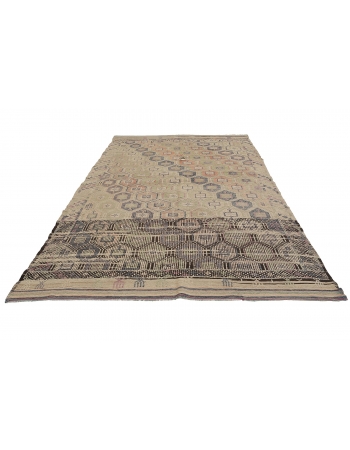 Washed Out Vintage Ebroidered Kilim - 6`3