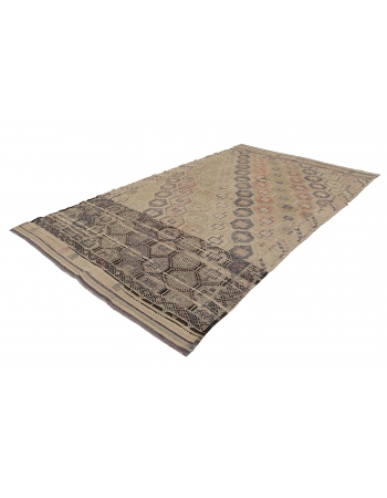 Washed Out Vintage Ebroidered Kilim - 6`3