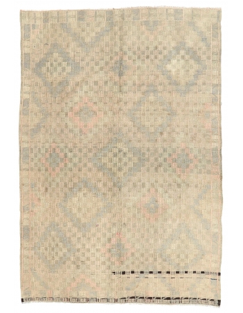 Washed Out Vintage Kilim Rug - 5`8