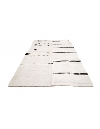 White & Black Vintage Hemp Kilim - 6`7