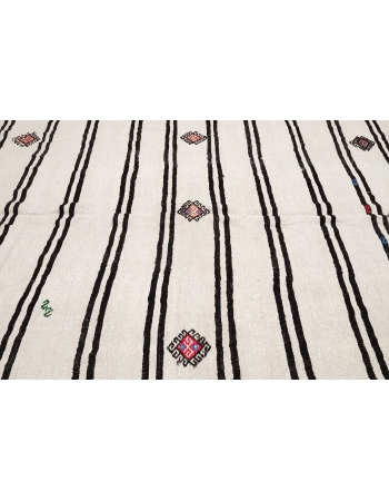 White & Black Vintage Hemp Kilim - 7`5