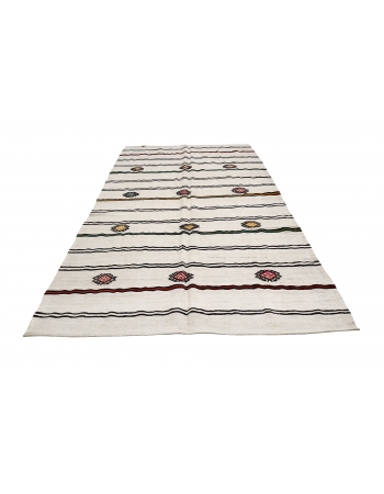 Vintage Embroidered Hemp Kilim Rug - 6`0