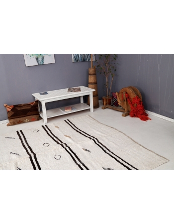 White & Black Vintage Hemp Rug - 6`4