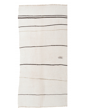 White Black Vintage Hemp Rug - 4`11″ x 10`2″