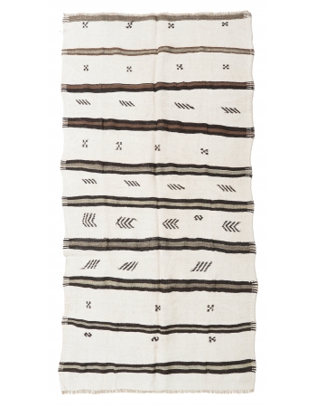 Embroidered Hemp Vintage Kilim Rug - 5`1″ x 9`6″