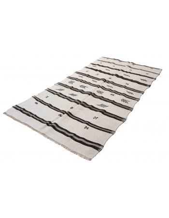 Embroidered Hemp Vintage Kilim Rug - 5`1