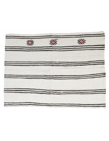 Turkish Vintage Hemp Kilim Rug - 4`7" x 6`2"