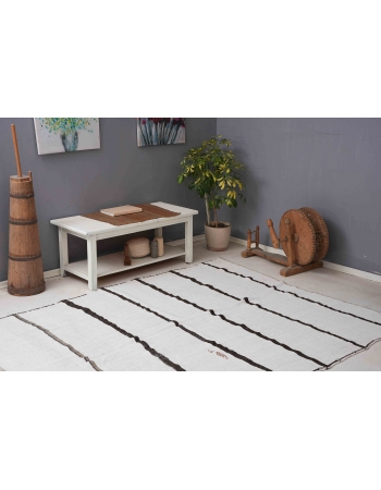 Black White Vintage Hemp Kilim Rug - 6`6