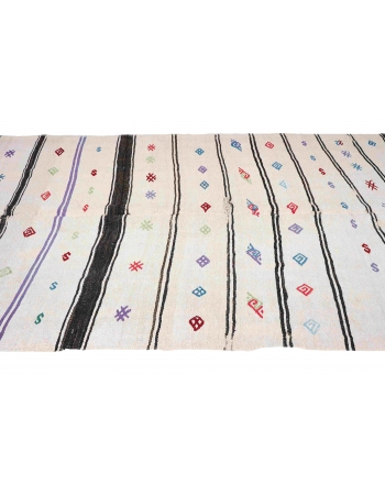 Vintage Embroidered Hemp Kilim Rug - 5`8