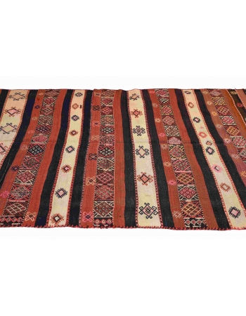Vintage Embroidered Decorative Kilim Rug - 4`8″ x 7`9″
