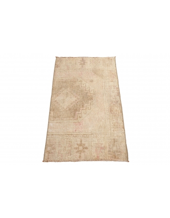 Washed Out Vintage Mini Rug - 1`9″ x 3`1″