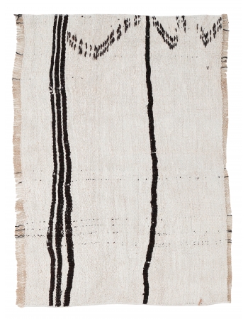 Black & White Hemp Mini Kilim Rug - 1`10″ x 2`7″