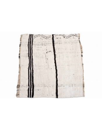 Mini Vintage Hemp Kilim Rug - 1`10″ x 2`6″