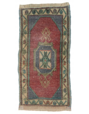 Vintage Mini Decorative Rug - 1`8″ x 3`3″