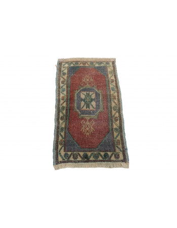 Vintage Mini Decorative Rug - 1`8″ x 3`3″