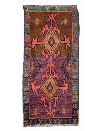 Vintage Mini Decorative Rug - 1`9″ x 3`8″