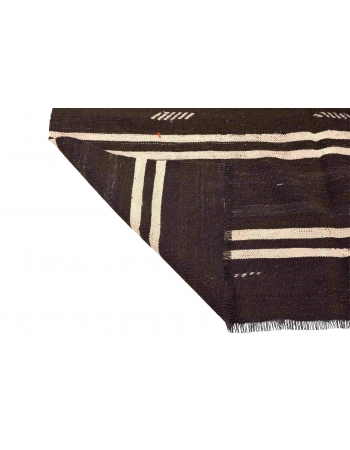 Vintage Turkish Decorative Kilim Rug - 5`6″ x 9`10″